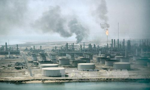 Giá vàng tăng cao, dầu xuống dưới 30 USD/thùng ảnh 1